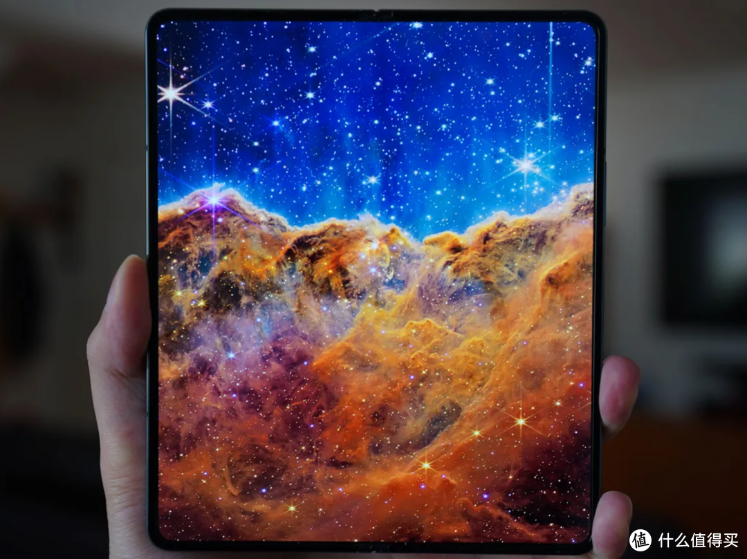 最强折叠手机推荐！三星 Galaxy Z Fold 4：总结5大优点，颜值是真高