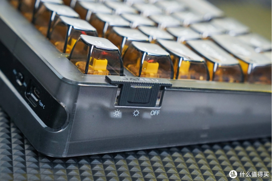 达尔优A81黑钻紫金轴机械键盘体验，奇妙的茶润手感