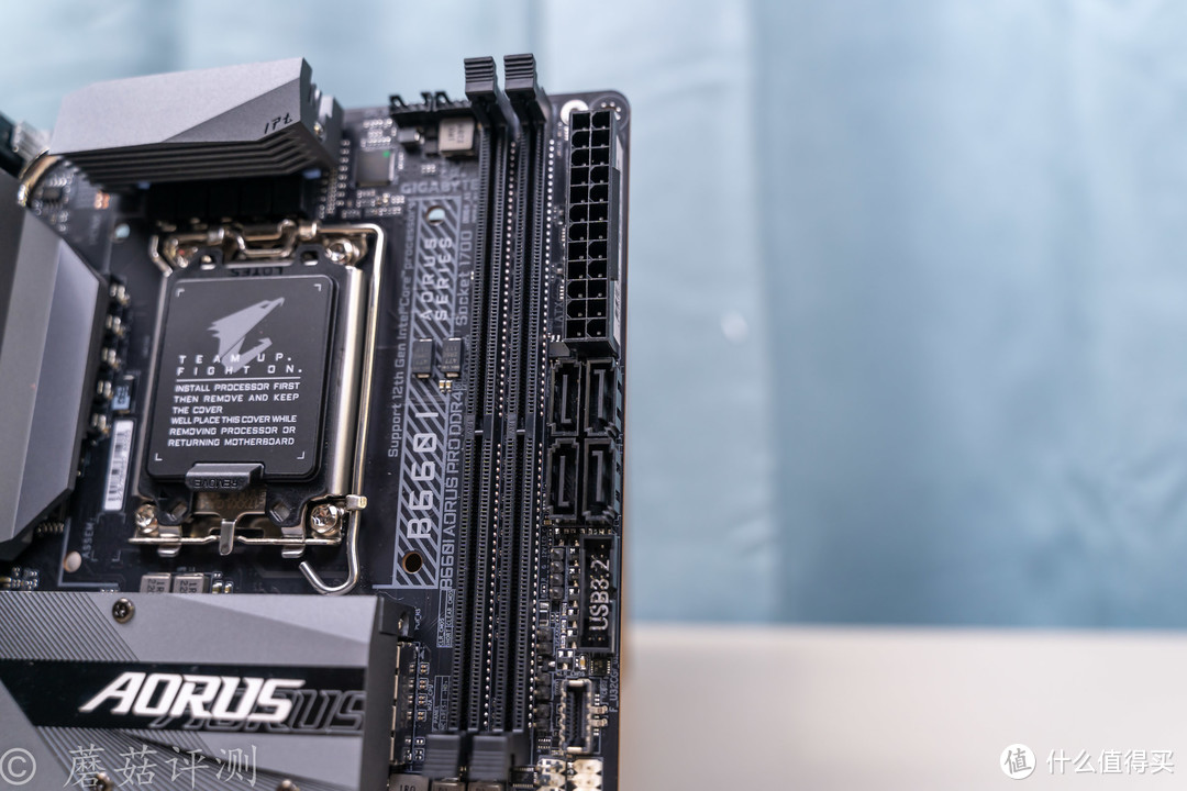 精致小巧，用料出众、技嘉迷你雕B660I AORUS PRO DDR4主板 拆解评测