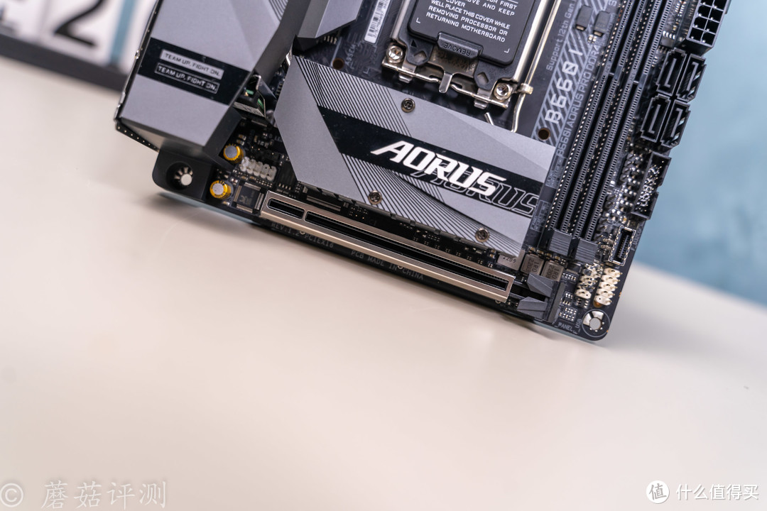 精致小巧，用料出众、技嘉迷你雕B660I AORUS PRO DDR4主板 拆解评测