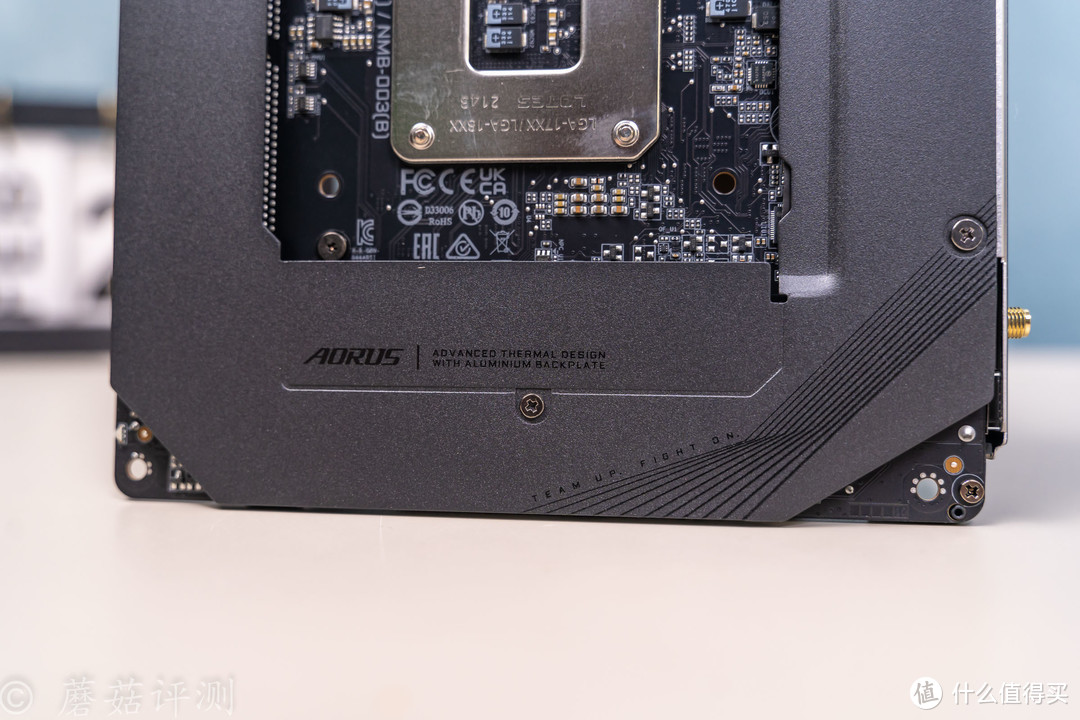 精致小巧，用料出众、技嘉迷你雕B660I AORUS PRO DDR4主板 拆解评测