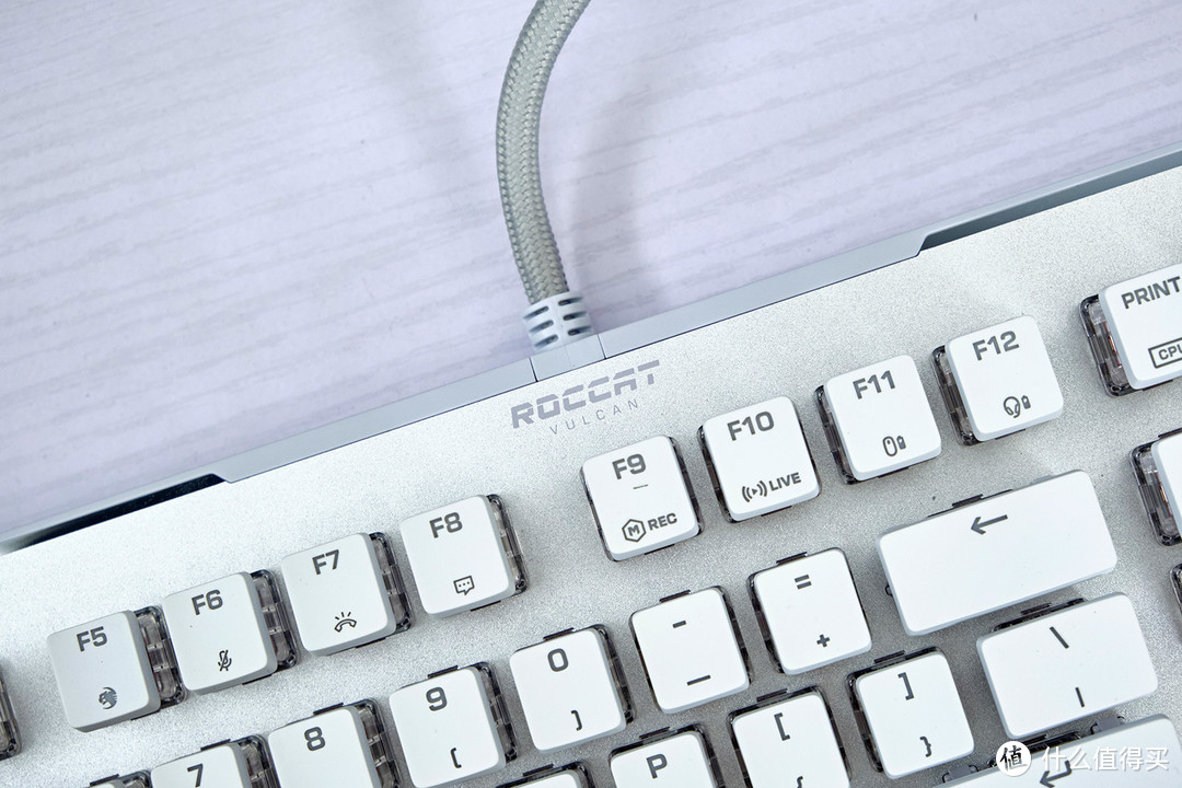 神说要有光，ROCCAT冰豹Vulcan II Max机械键盘分享