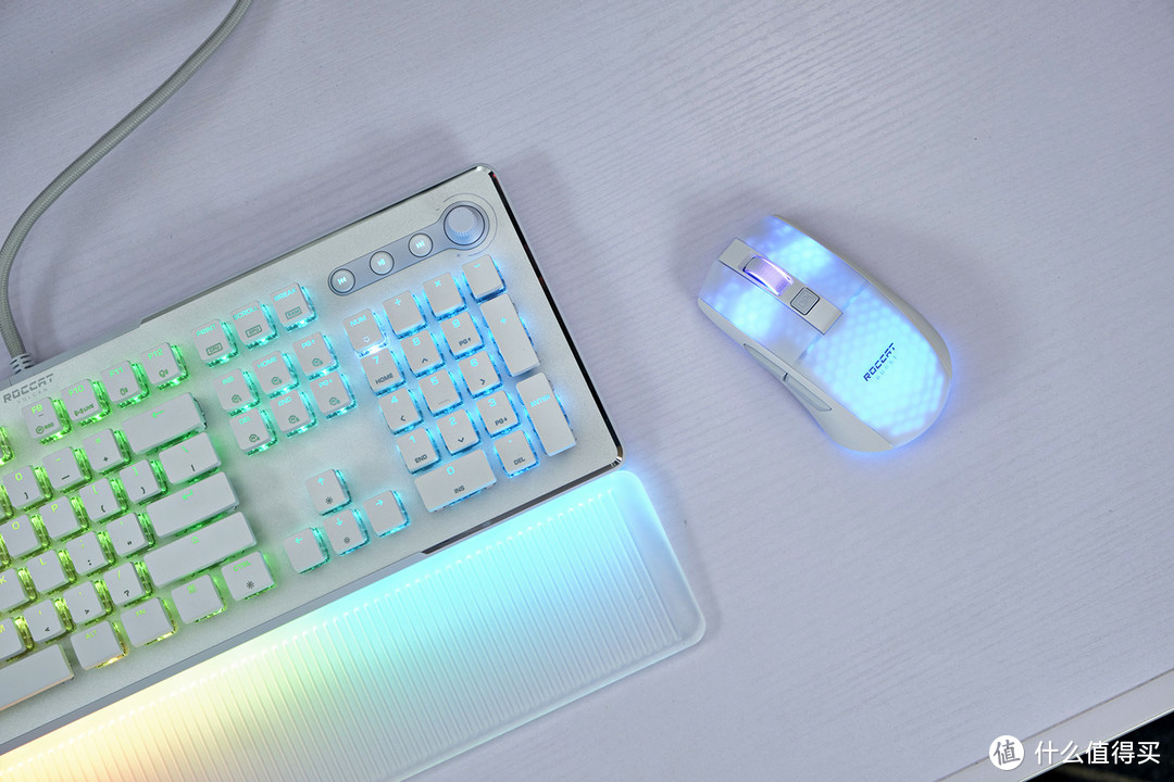 神说要有光，ROCCAT冰豹Vulcan II Max机械键盘分享