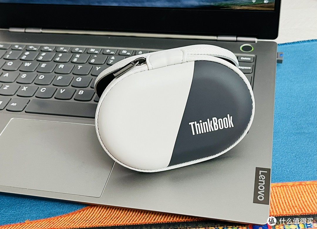 商务 潮流| ThinkBook UC 100­双联商务耳机用户感受