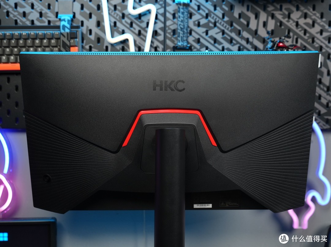 240Hz高刷畅享枪战游戏，HKC电竞显示器VG273QK到手评测