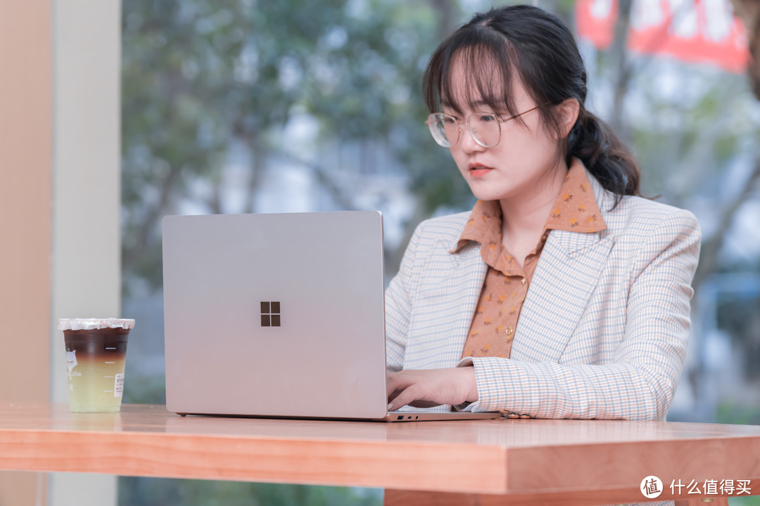 Surface Laptop 5 详测：模具延续经典，配置常规升级，性能表现亮眼