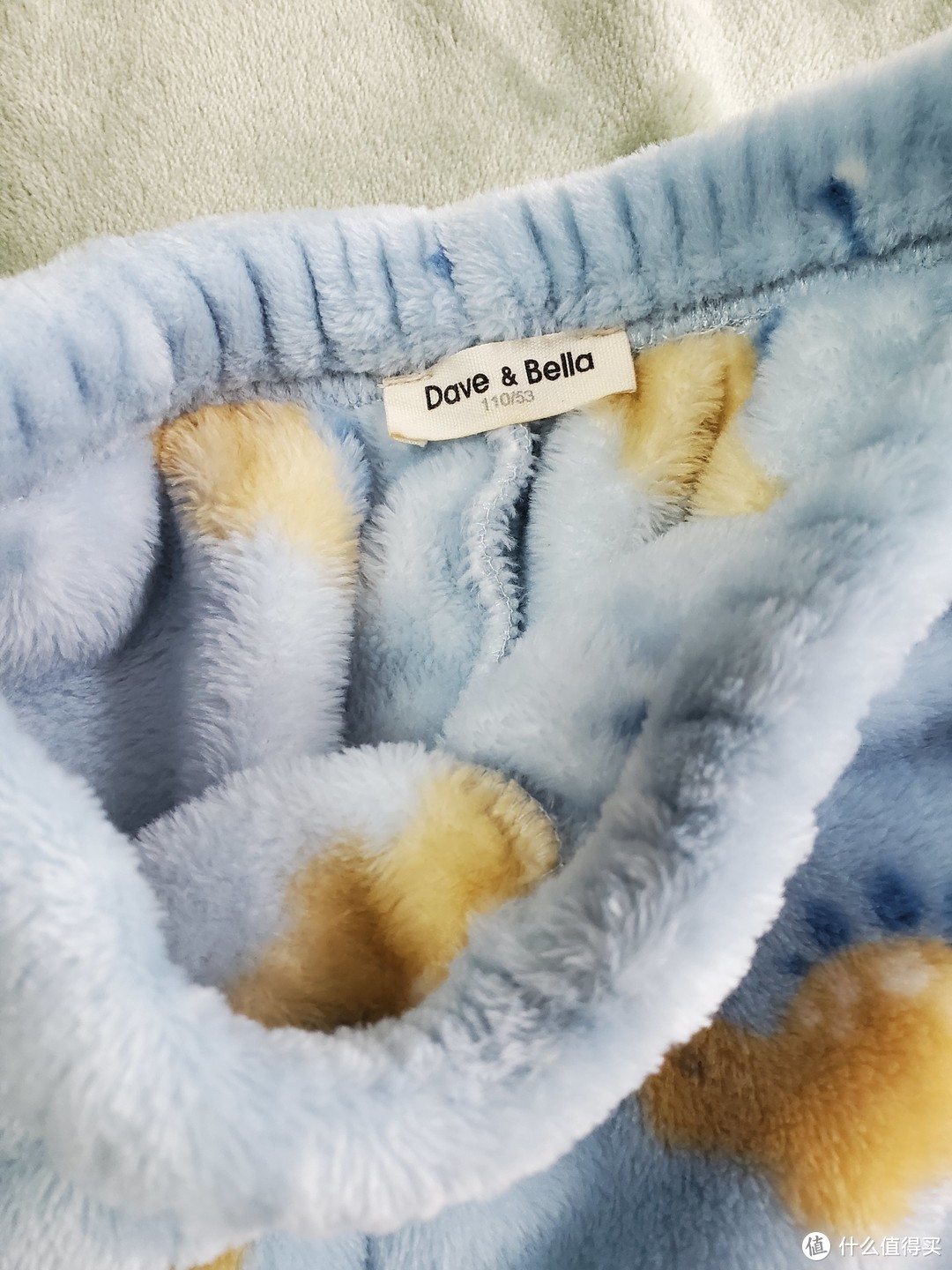 宝宝秋冬睡衣——要法兰绒还是珊瑚绒？