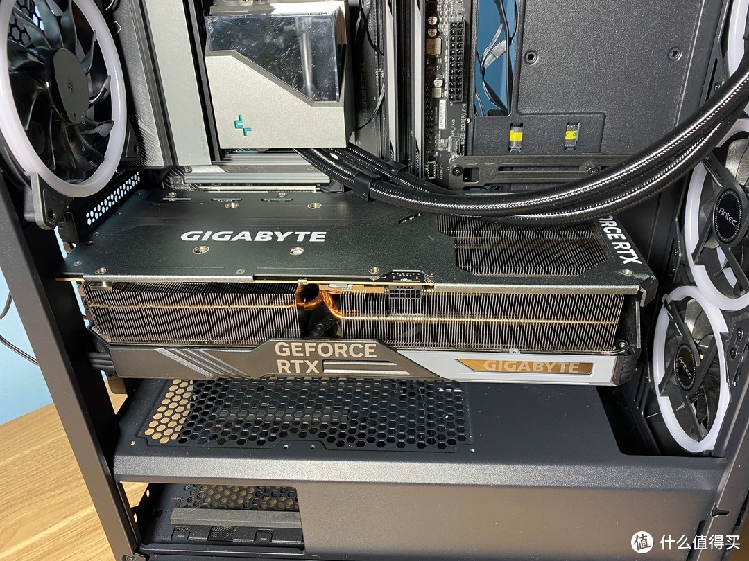 需要换的不止是电源还有它！技嘉显卡RTX 4090 GAMING OC 24G惊鸿一瞥