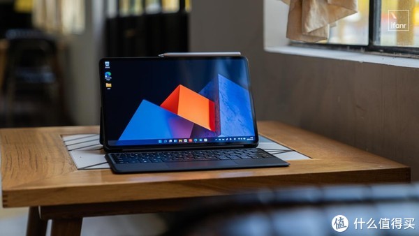 华为MateBook E（图源：爱范儿）