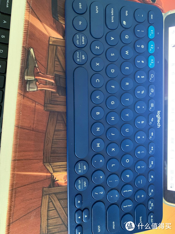 电竞键盘：​今天发现一款很好用的键盘 也是目前博主自己用的。罗技K380 超薄蓝牙键盘。轻薄蓝牙且很便宜