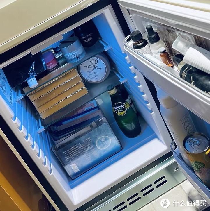 你需要一款mini小冰箱来存储面膜