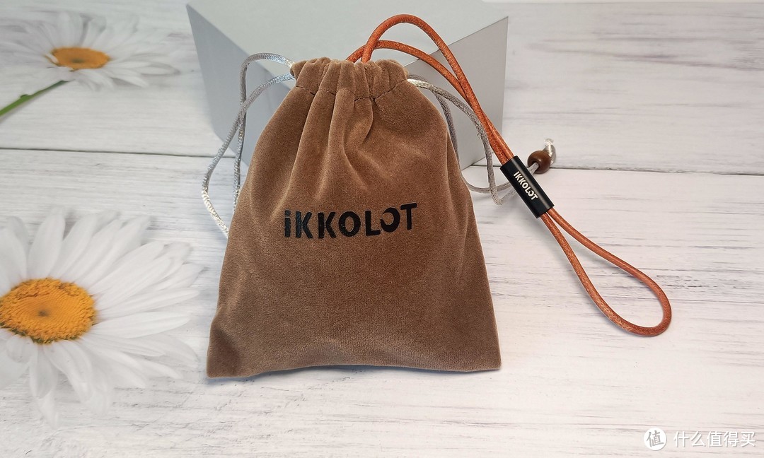 精致如钻，视觉与听觉双重享受——iKKOLOT ITS01蓝牙音箱测评