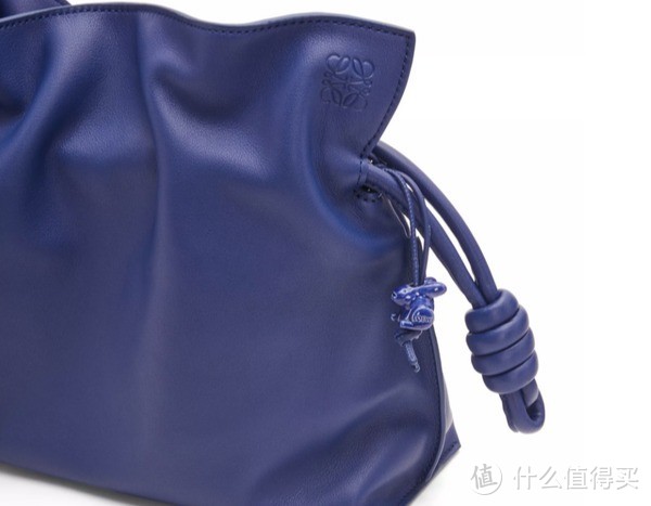 LOEWE推出中国单色釉系列，老祖宗的审美真的绝美，包包上面还有小惊喜～