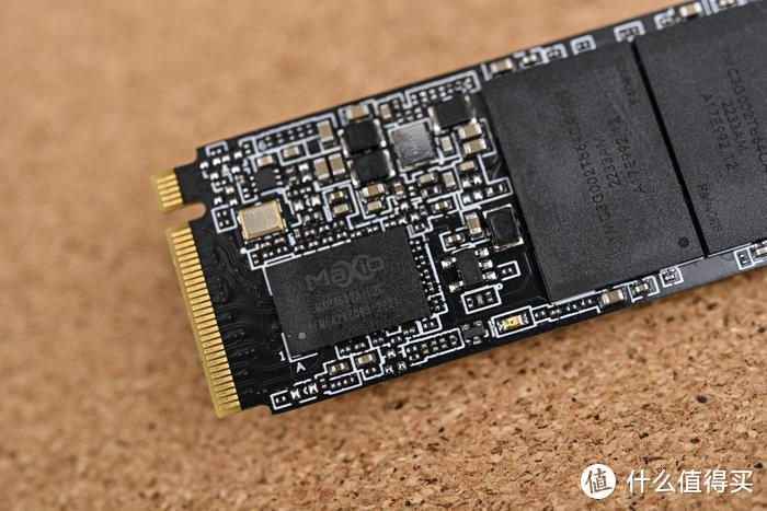 国产固态新选择——七彩虹 CN700 PCIe4.0 固态硬盘开箱简测