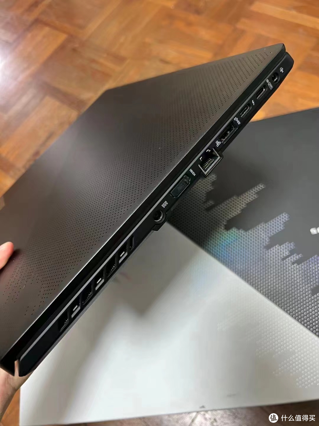 三折将万元笔记本拿下，入手亚马逊万元笔记本华硕 ROG Zephyrus M16强机