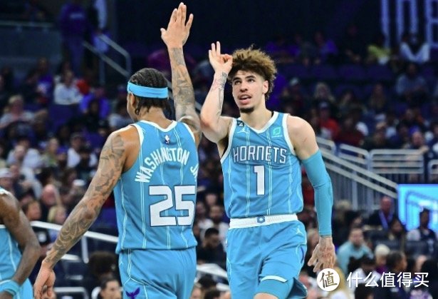 NBA11日15日战报：黄蜂七人得分上双，凯子七连胜，普尔36分，勇士37分大胜马刺！