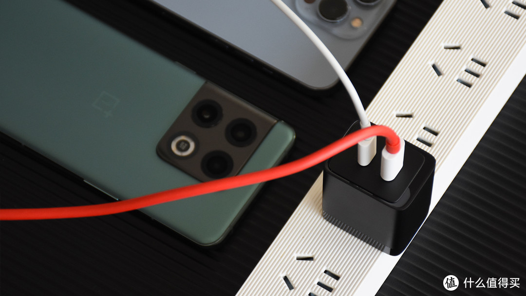 麦多多氮化镓充电器：双接口输出，iPhone 14系列标配！