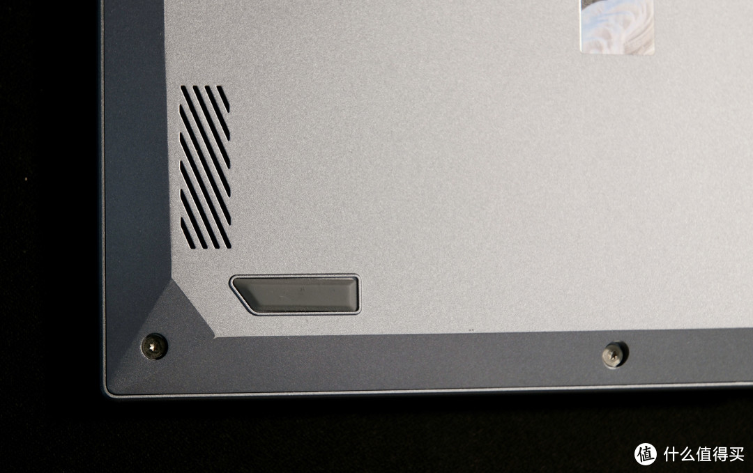 英特尔Evo平台认证，15.6英寸120Hz高刷OLED，轻薄本也要高性能