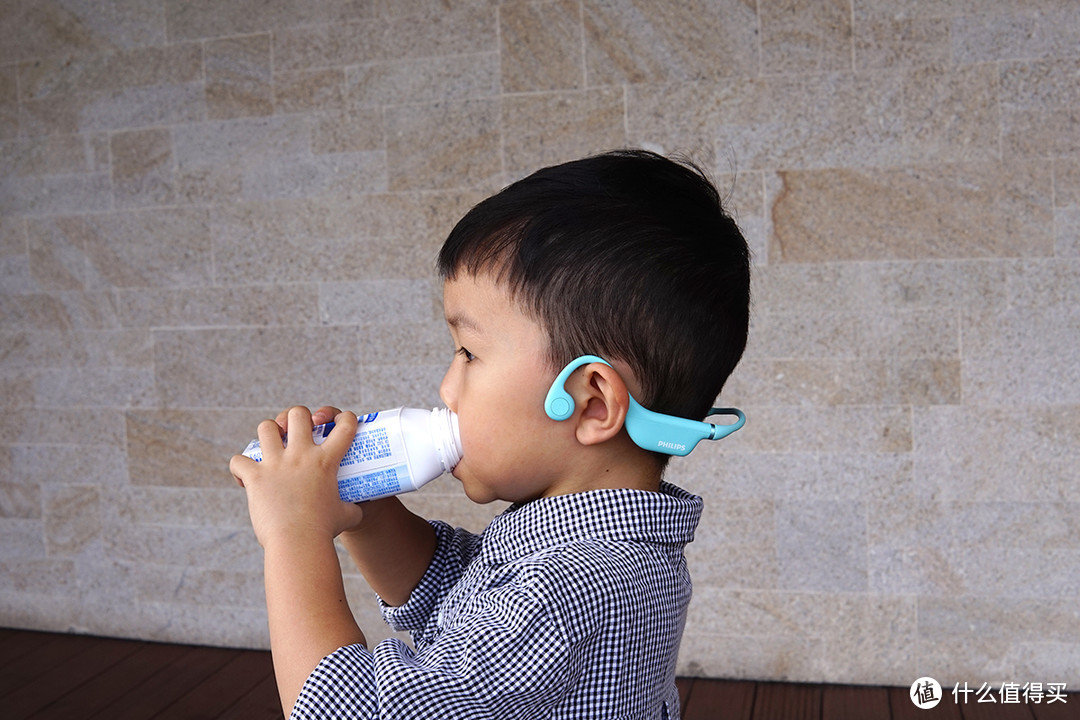 4岁孩子就能放心用，飞利浦儿童骨传导耳机的玩法多