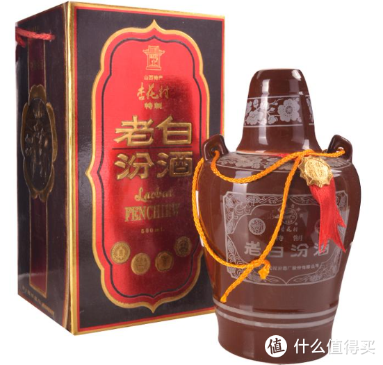 对门王大爷爱喝酒，退休金8200却偏爱3款便宜酒，邻居都说：真会喝