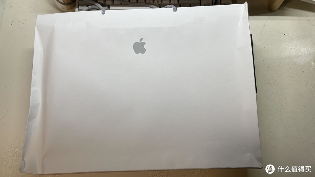 14英寸MacBook Pro到了，和各位值友朋友简单聊聊上手体验