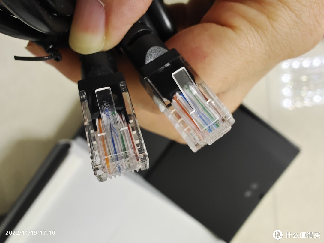 某东的网线水晶头上有eje字样,某夕夕没有任何logo3.