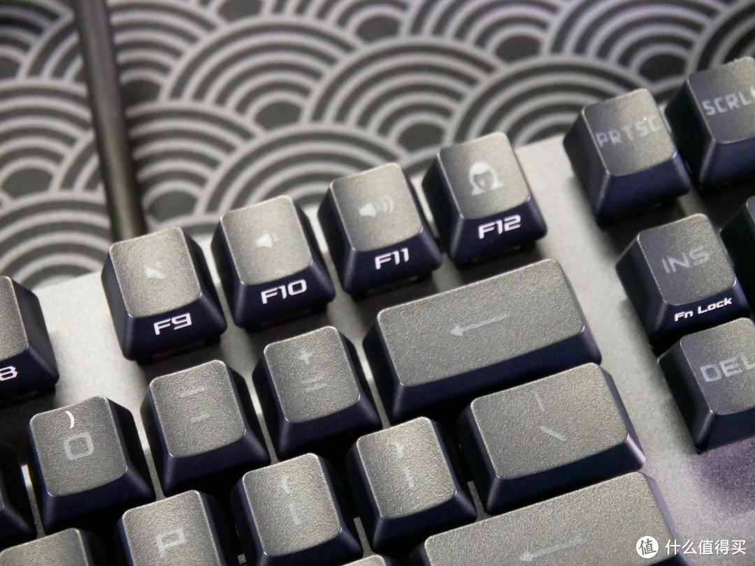 光速触发——ROG 游侠RX 键盘 光学机械轴 PBT 版本