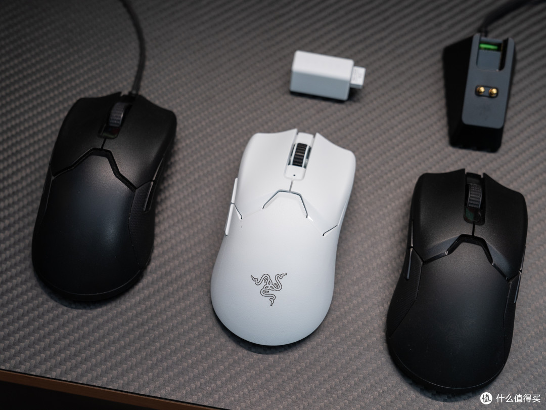 雷蛇毒蝰v2专业版:设计减负,只为追求极致轻量,性能拉满,游戏体验无往