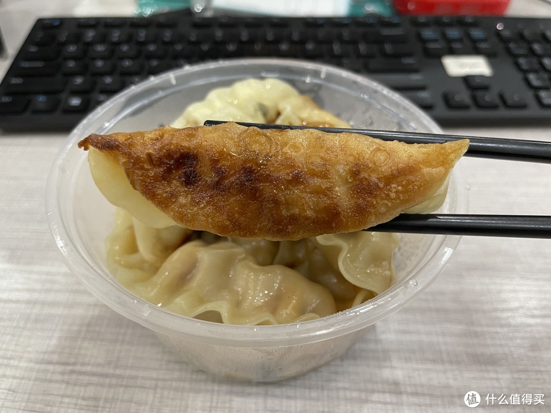 冬天来一份热乎乎的饺子，10分钟搞定早餐，好吃还挺贵