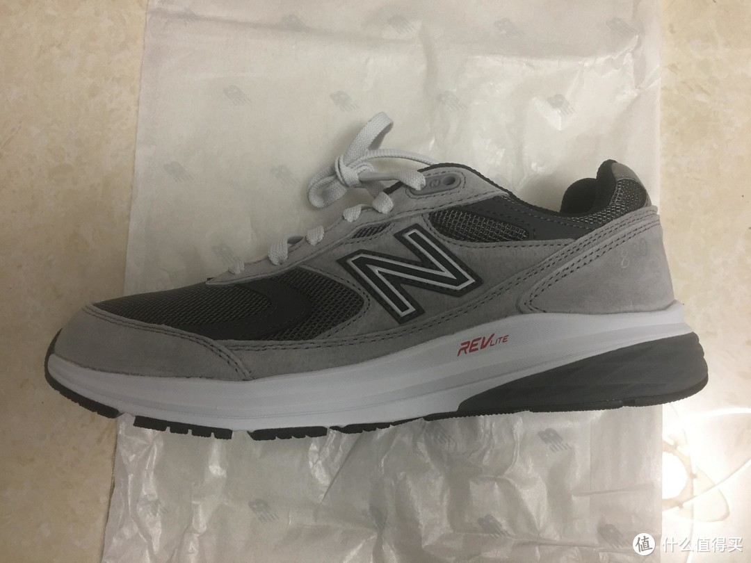 颜值很一般 舒适度尚可 New Balance Walking 880男款休闲鞋