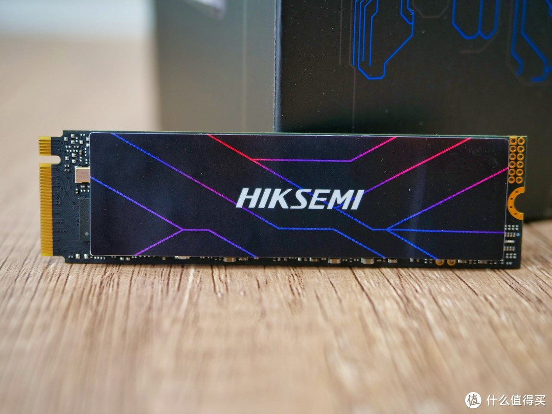 疯狂的SSD：读取速度高达7450MB/S的旗舰PCIe4.0 SSD 海康存储C4000 硬核测试，内有彩蛋！