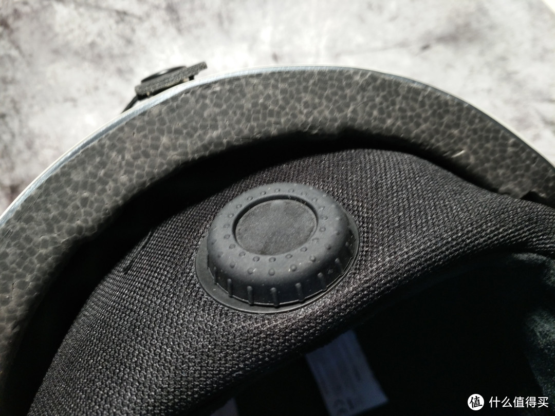 安全滑雪与清晰通话兼顾，Smart4u SS1蓝牙滑雪头盔