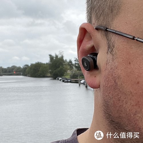 漫步者Edifier W240TN评测：实体按钮控制，丰富的声音和可靠的主动降噪功能