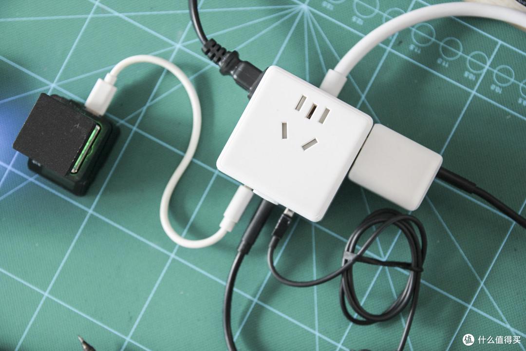 立体设计,四面插孔,33w快充,小米魔方转换器pro体验