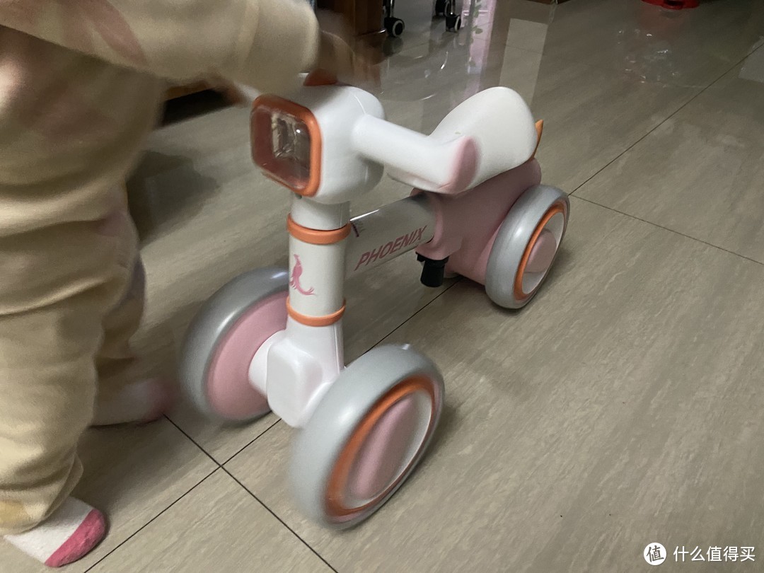小宝宝的运动日常 平衡车的使用