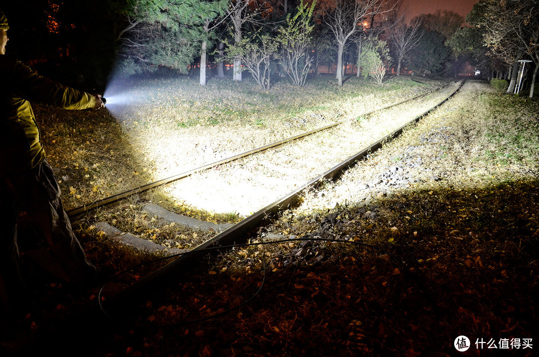 响尾蛇一来，黑夜不存在：雷明兔响尾蛇手电