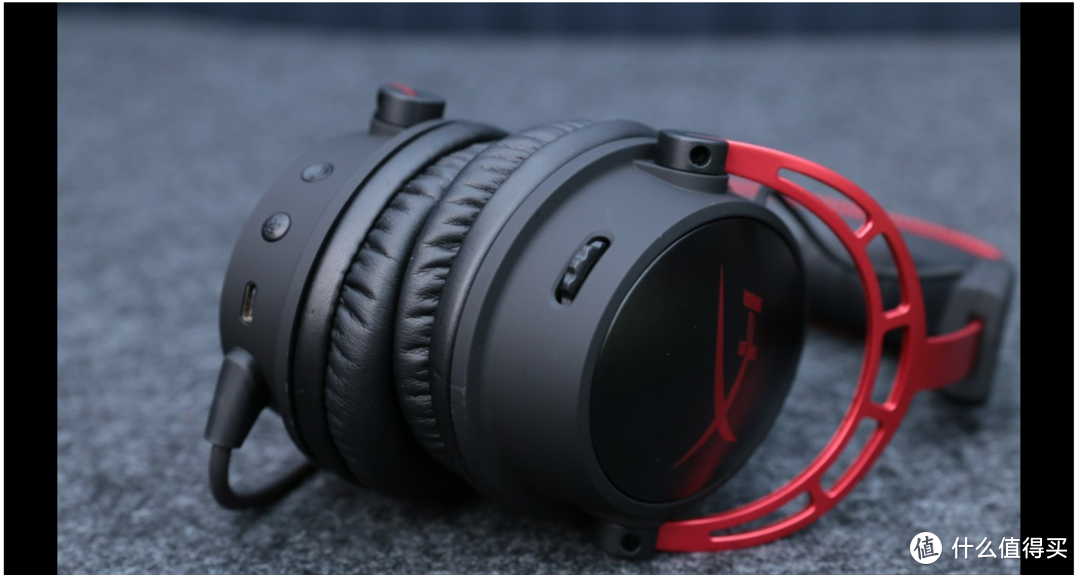 HyperX Cloud Alpha Wireless 开箱体验：主打轻量和更长效的电力表现