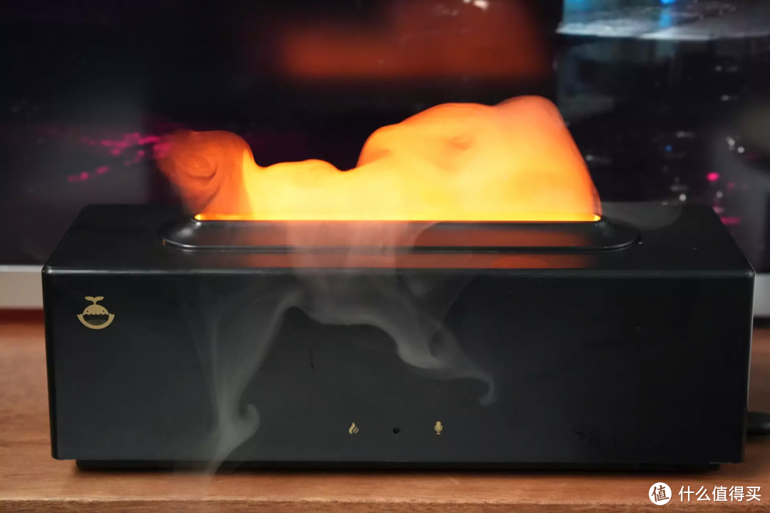 精致且独特的桌搭产品，鲸醒拾音火焰壁炉香薰机