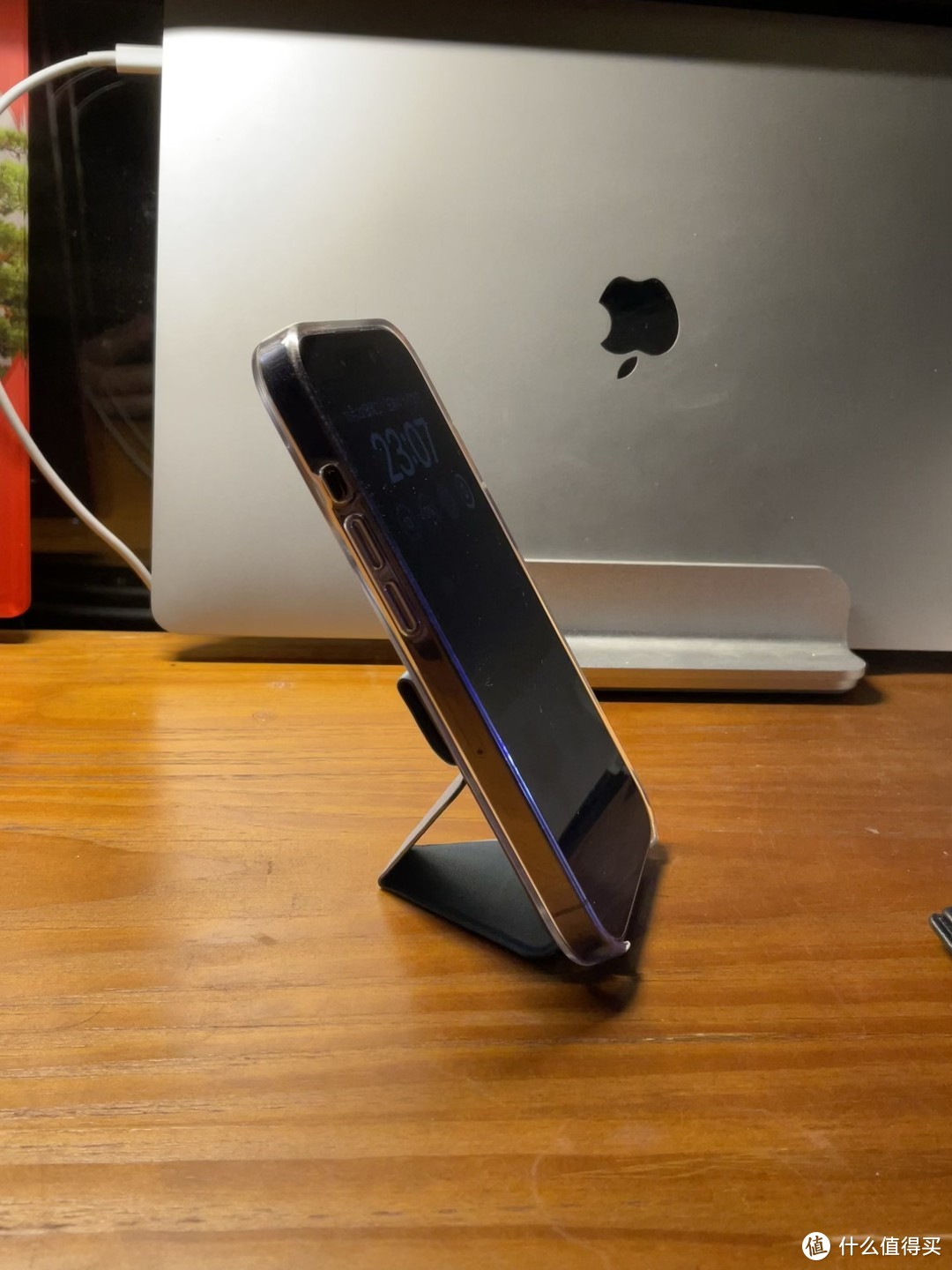 iPhone官方399透明磁吸壳太滑怎么办，再花个100块？