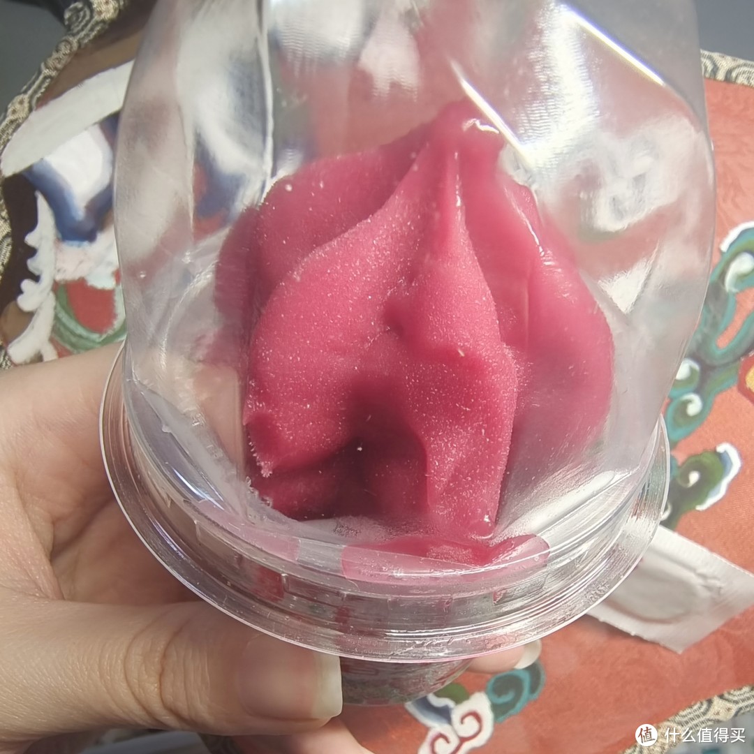 我终于买到这个东北大板冰糕啦！超级无敌好吃的红玫瑰葡萄雪泥。