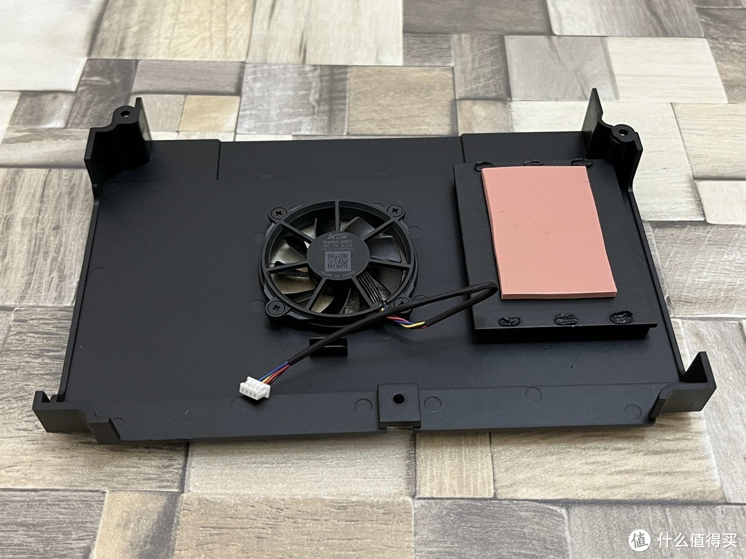 RDNA2核显彻底雄起！AMD Ryzen 9 6900HX+Radeon 680M打造最强高性能迷你小主机：零刻GTR6全网深度体验