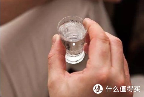 山东67岁老大爷，喝了25年窖藏酒，如今身体每况愈下，这是为何？