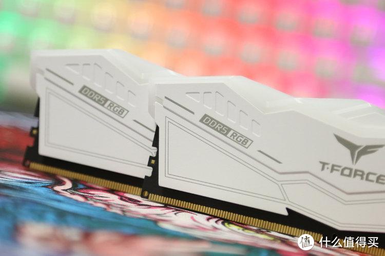 最高颜值最强频率D5开箱，十铨DELTA DDR5 6400炫光灯条内存开箱评测