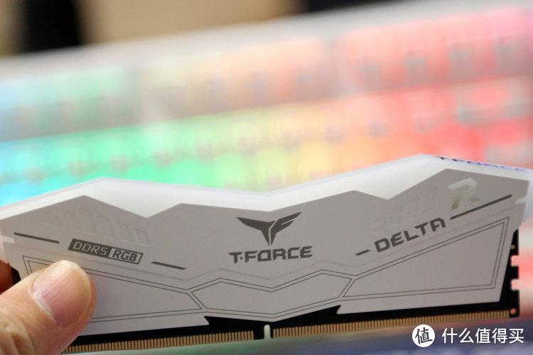 最高颜值最强频率D5开箱，十铨DELTA DDR5 6400炫光灯条内存开箱评测