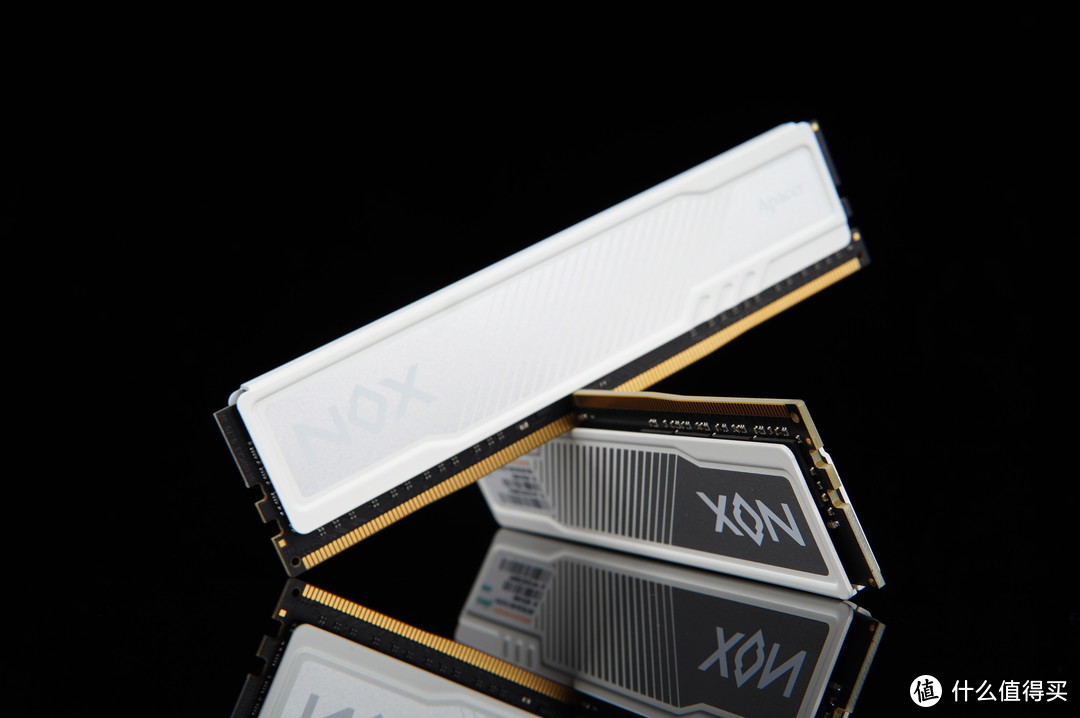 13代酷睿的高性价比搭档，宇瞻NOX暗黑马甲DDR4白色套装内存
