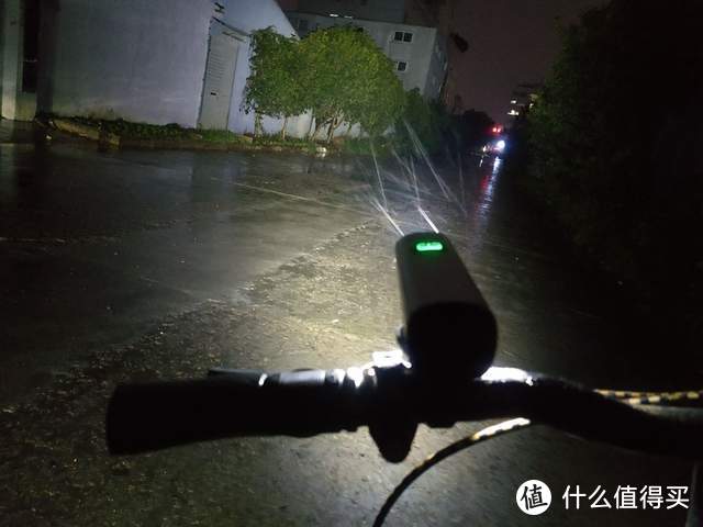 缤纷骑行：迈极炫RN1500白色款