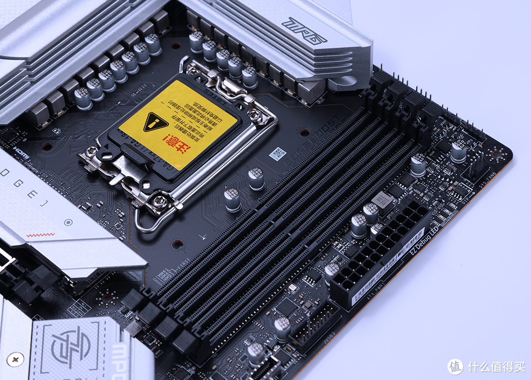 升级Z790主板，选DDR4还是DDR5版本？微星Z790刀锋D4主板搭配RTX4080显卡装机实测