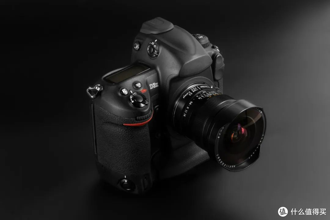 铭匠正式发布11mm F2.8 单反镜头