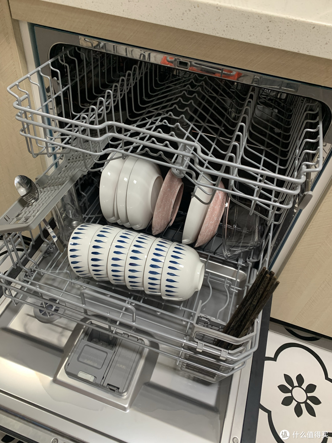 洗碗机内部