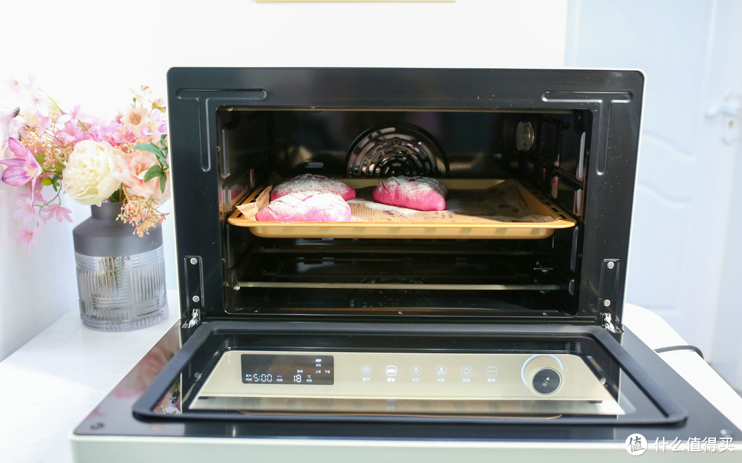 在家也可以制作柔软拉丝的面包，揉面发酵功能一体的厨师机值不值得入手？——长帝企鹅顶顶厨师机测评